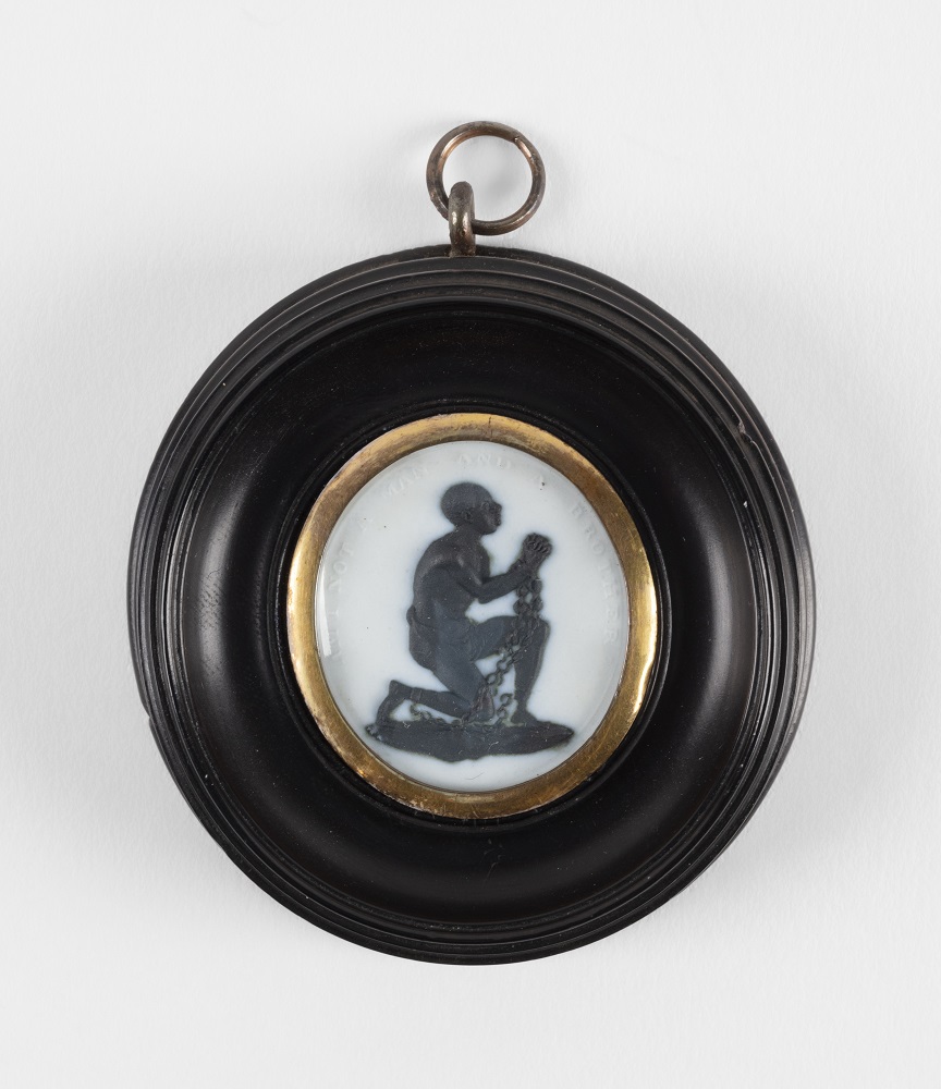 pendant with colonial image