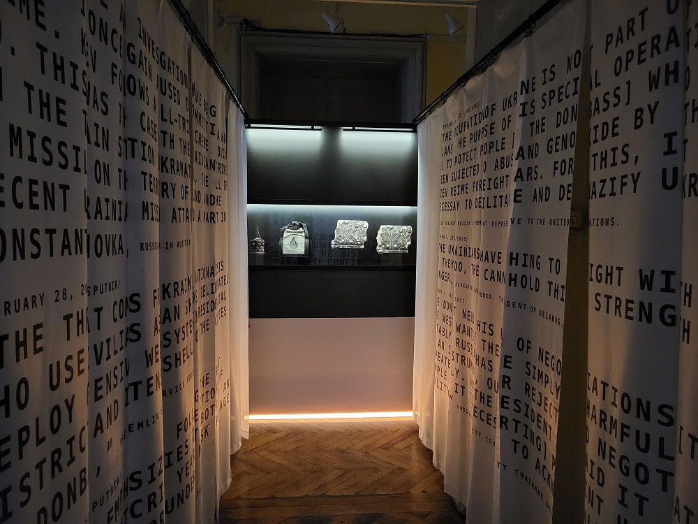 Black and white news design