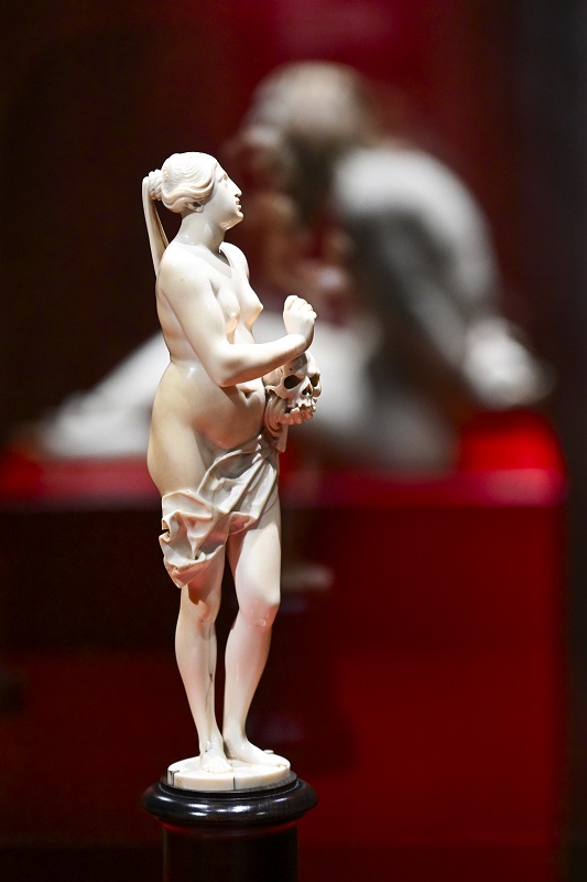 Woman with skull by Leonhard Kern