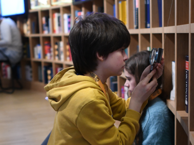 Kinder im Museum während der Quiztour