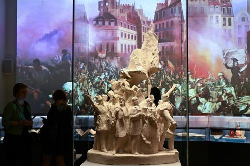 Plaster sculpture of revolutionary group