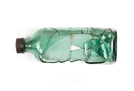 Reconstructed green glass bottle